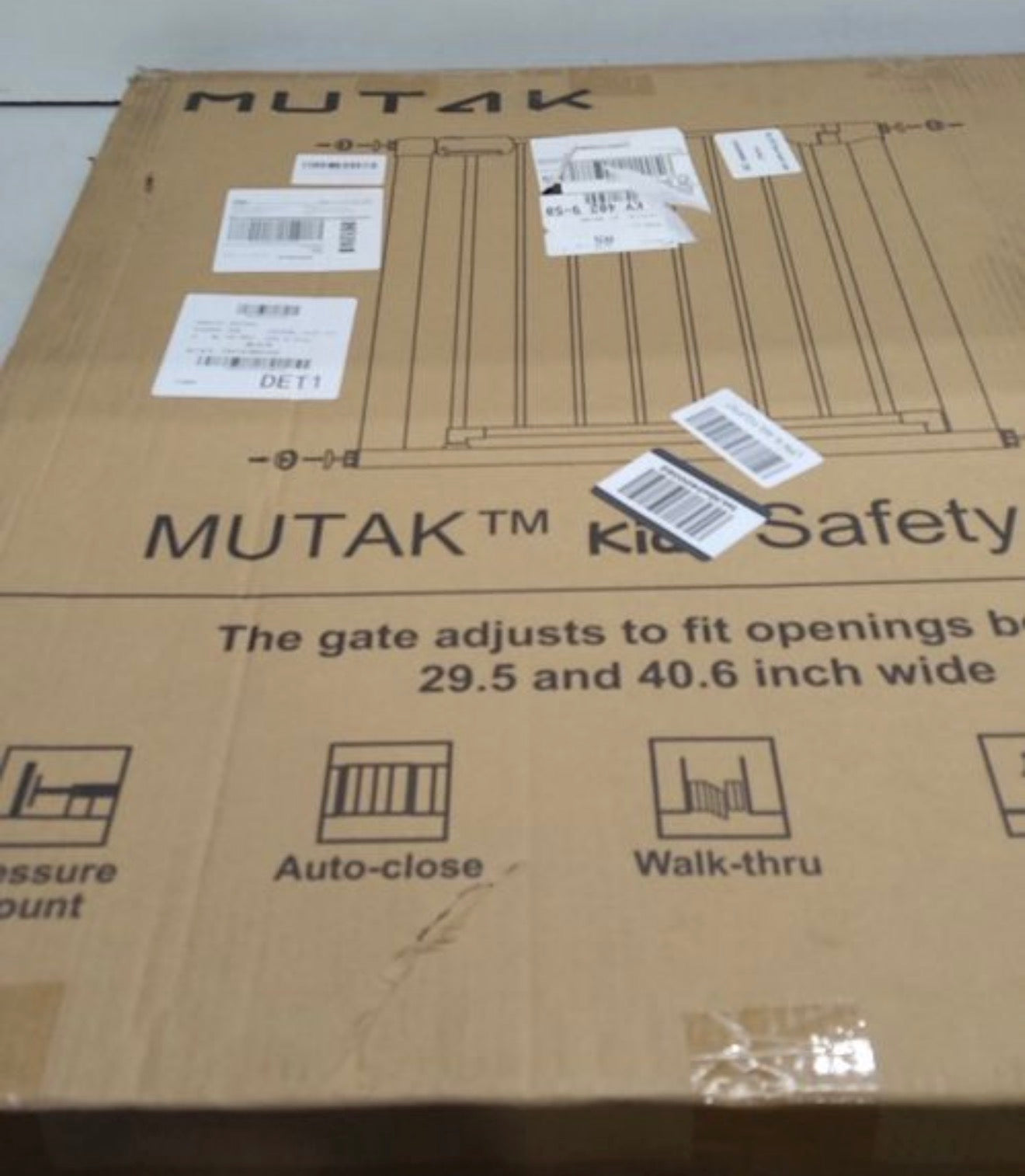 MUTAK 29.5-40.6" Magnetic Baby Gate